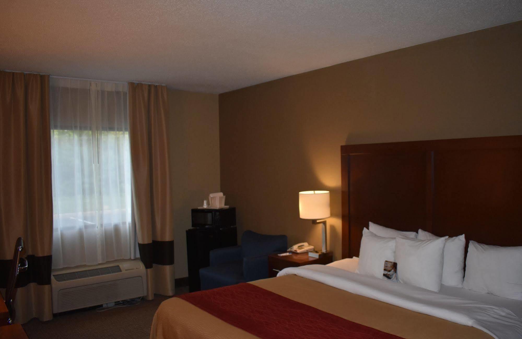 Comfort Inn Bordentown Near Nj Turnpike Exterior photo